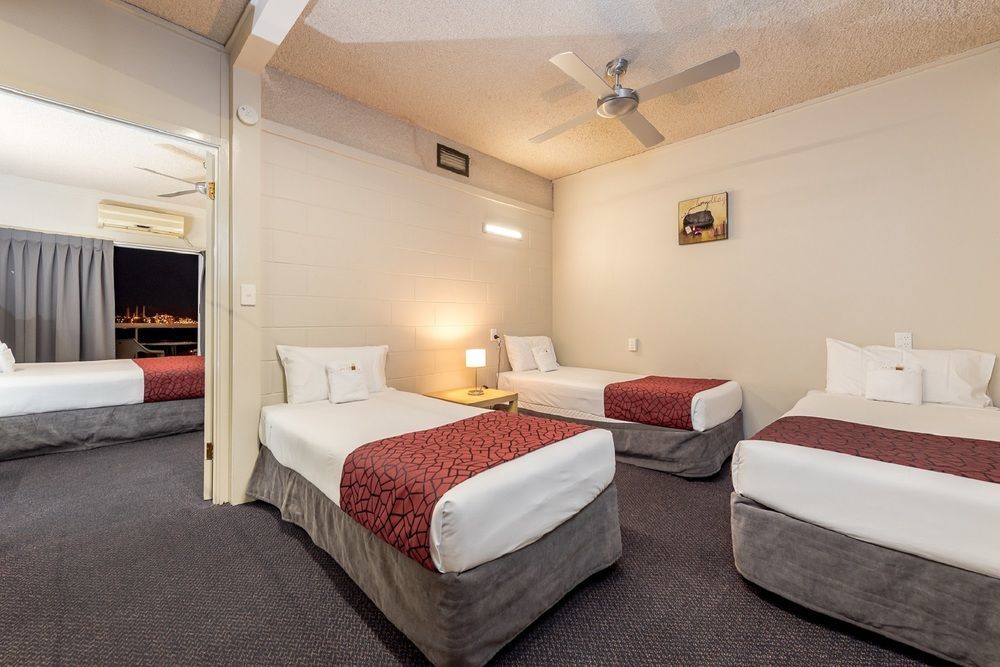 Camelot Motel Gladstone Exteriör bild
