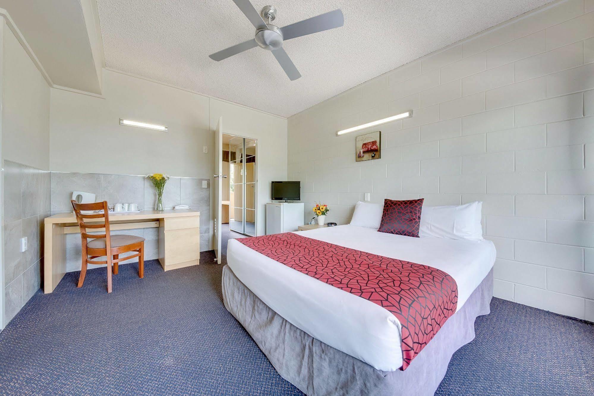 Camelot Motel Gladstone Exteriör bild