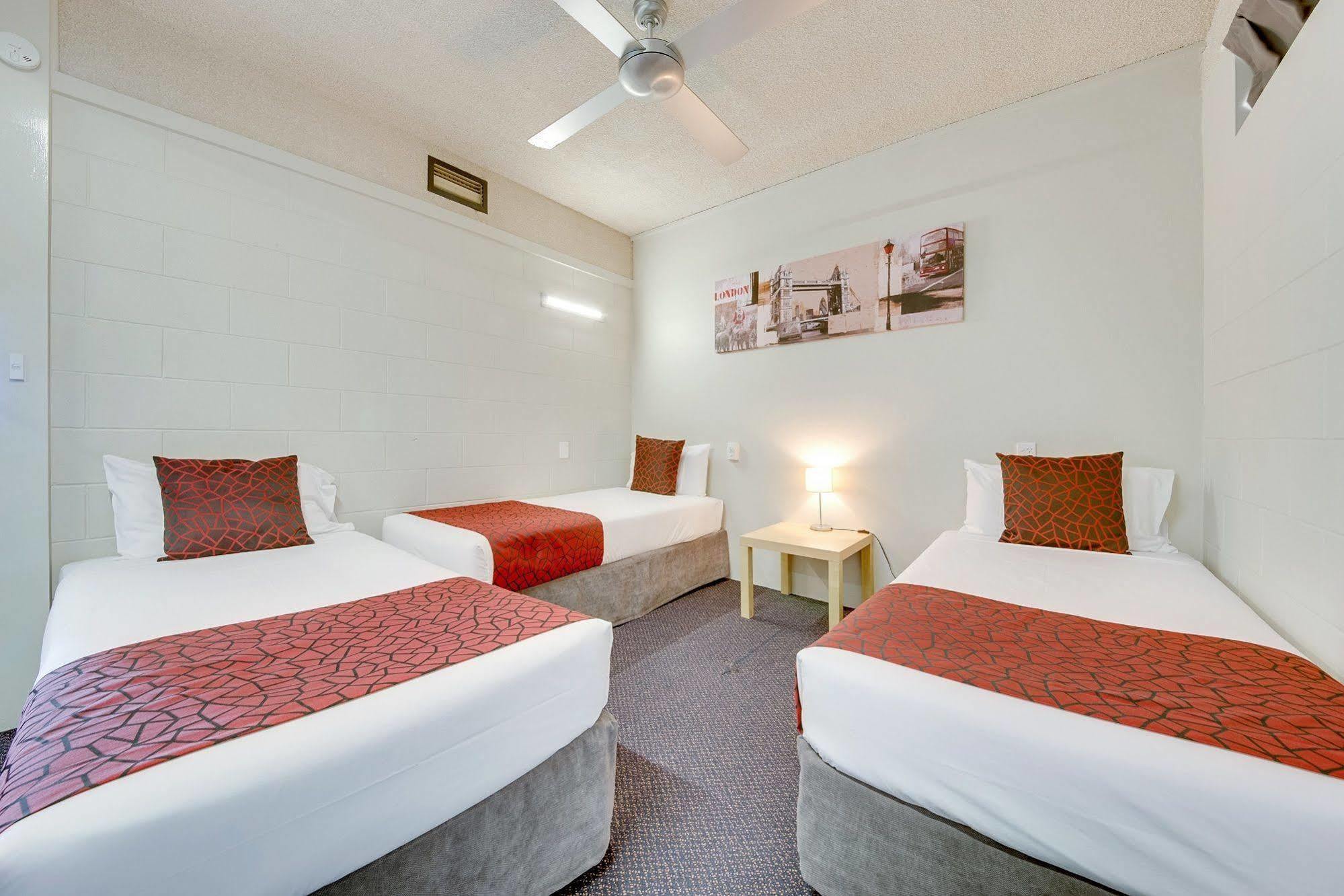 Camelot Motel Gladstone Exteriör bild